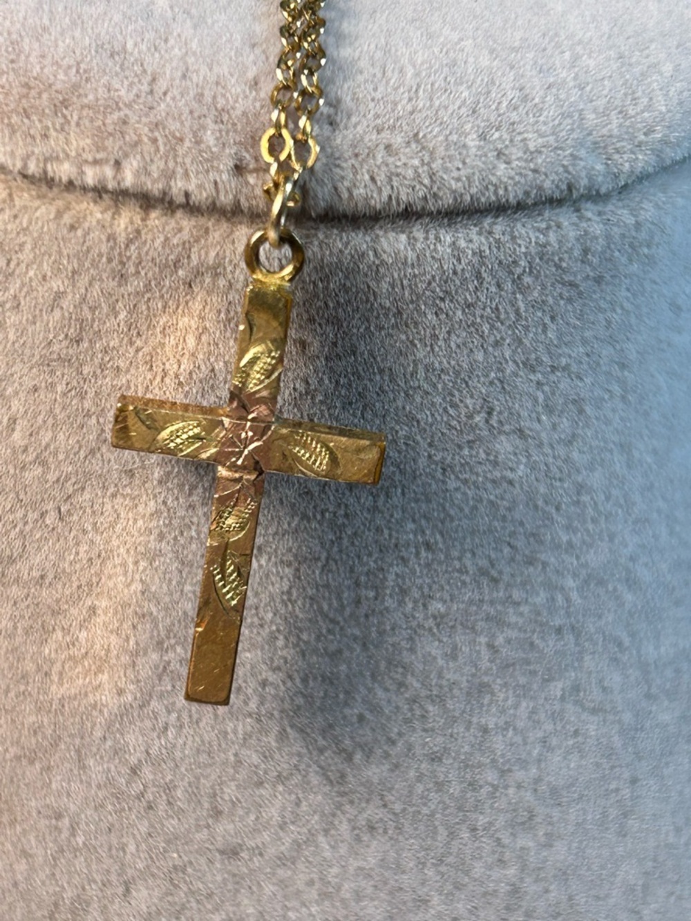 Vintage 12kt Gold Filled Etched Cross Pendant and Necklace 20” Nibless Clasp